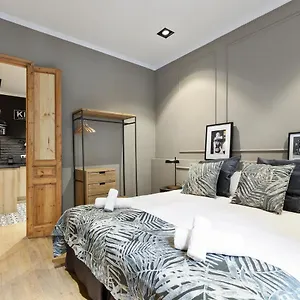 https://sagrada-familia-apartments-barcelona.topbarcelonahotels.com